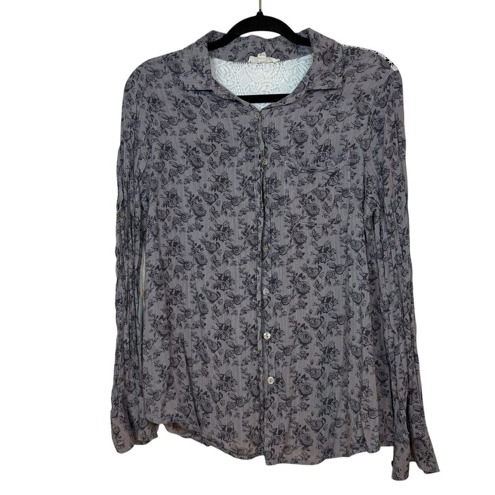 About a girl navy blue pinstripe with roses and lace button front shirt medium